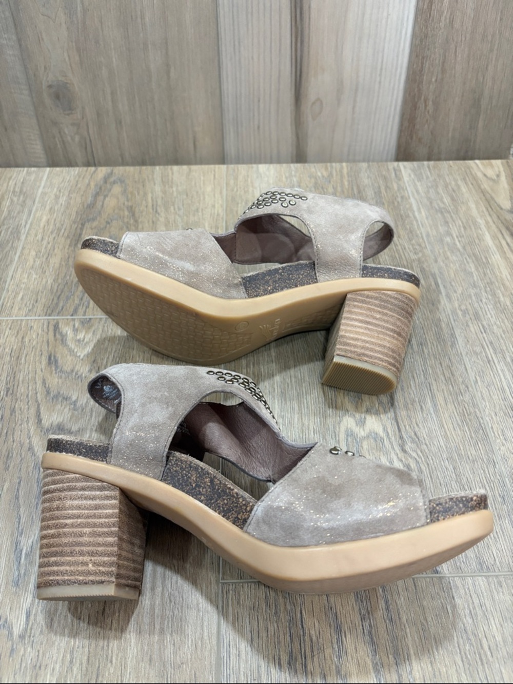 Dansko Deandra Stacked Heel Embellished Studded Buckle Sandal size 38 EUC - Picture 6 of 7